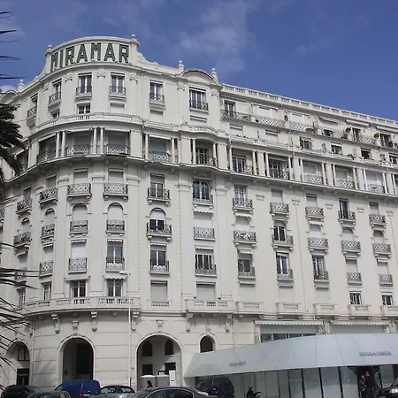 Cannes, Croisette, Palais Miramar *