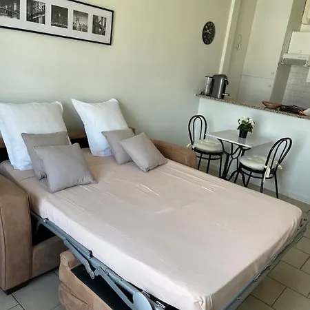 Cannes, Croisette, Palais Miramar Apartment