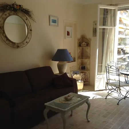 Cannes, Croisette, Palais Miramar *