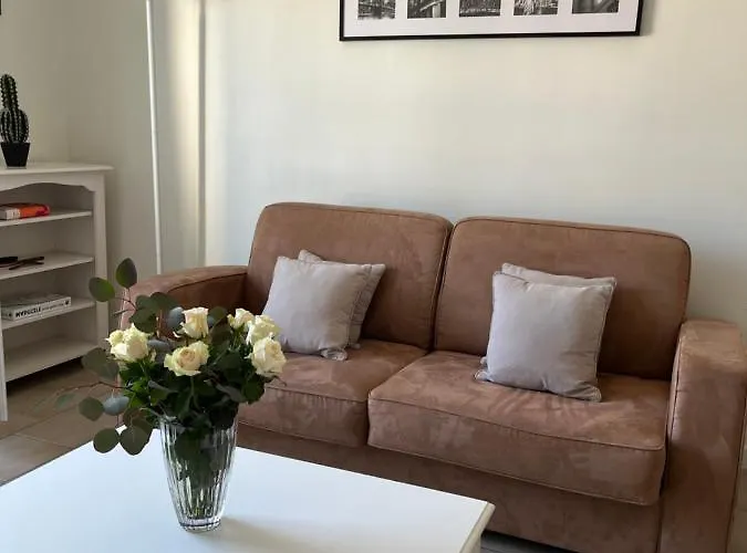 Cannes, Croisette, Palais Miramar Apartment *
