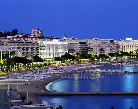 Cannes, Croisette, Palais Miramar *